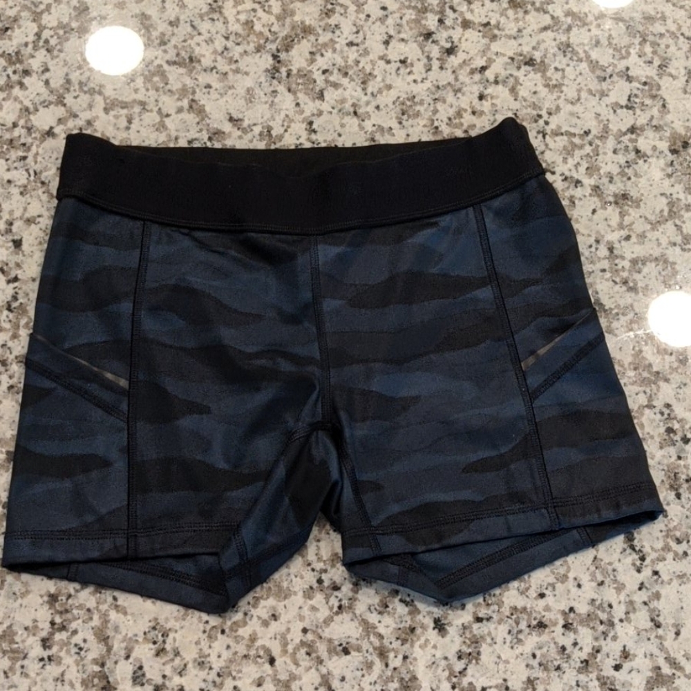 Lululemon 4 inch Compression Shorts Size 8